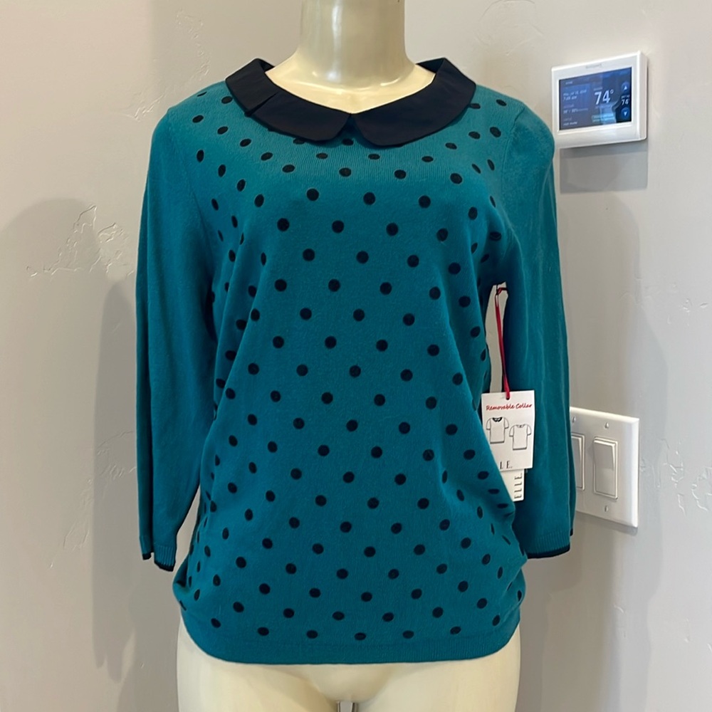 Elle NWT lightweight sweater with removable collar size medium
